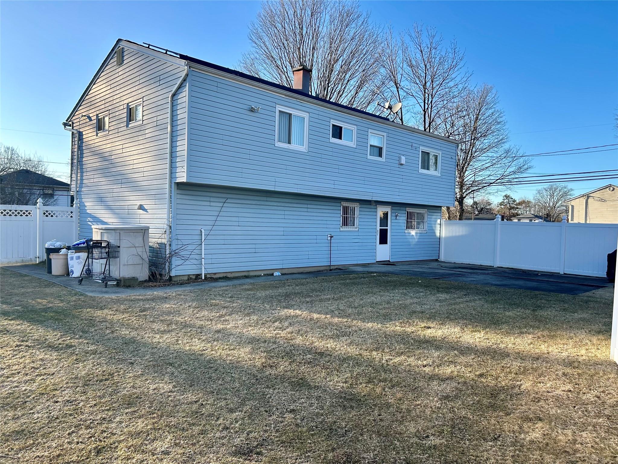1517 Ohio Avenue, Bay Shore, New York image 11