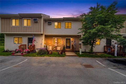 Condo For Sale - 6702 Chelsea Cove<br/> Hopewell Junction, NY 12533
