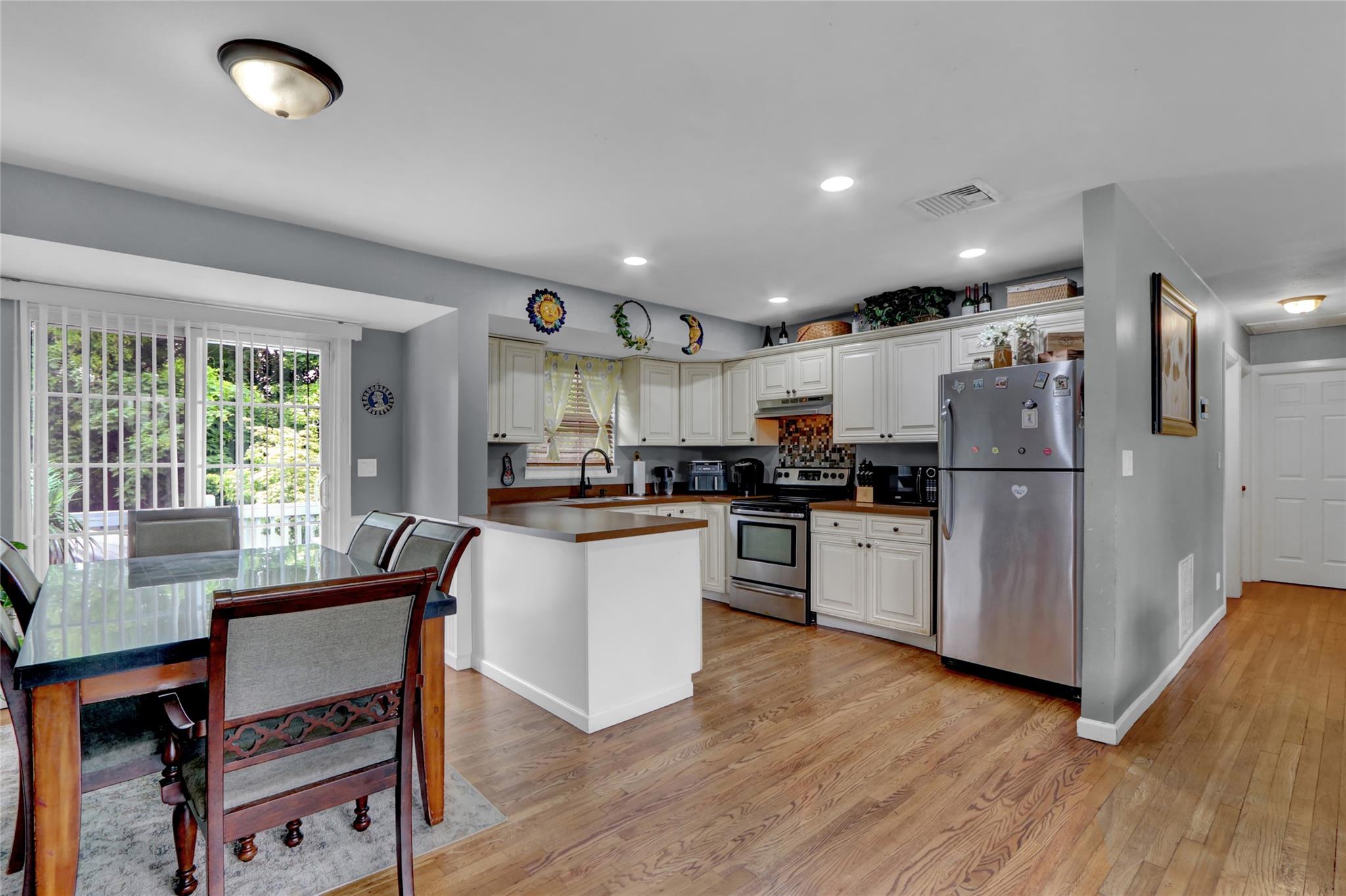 3103 New London Avenue, Medford, New York image 8