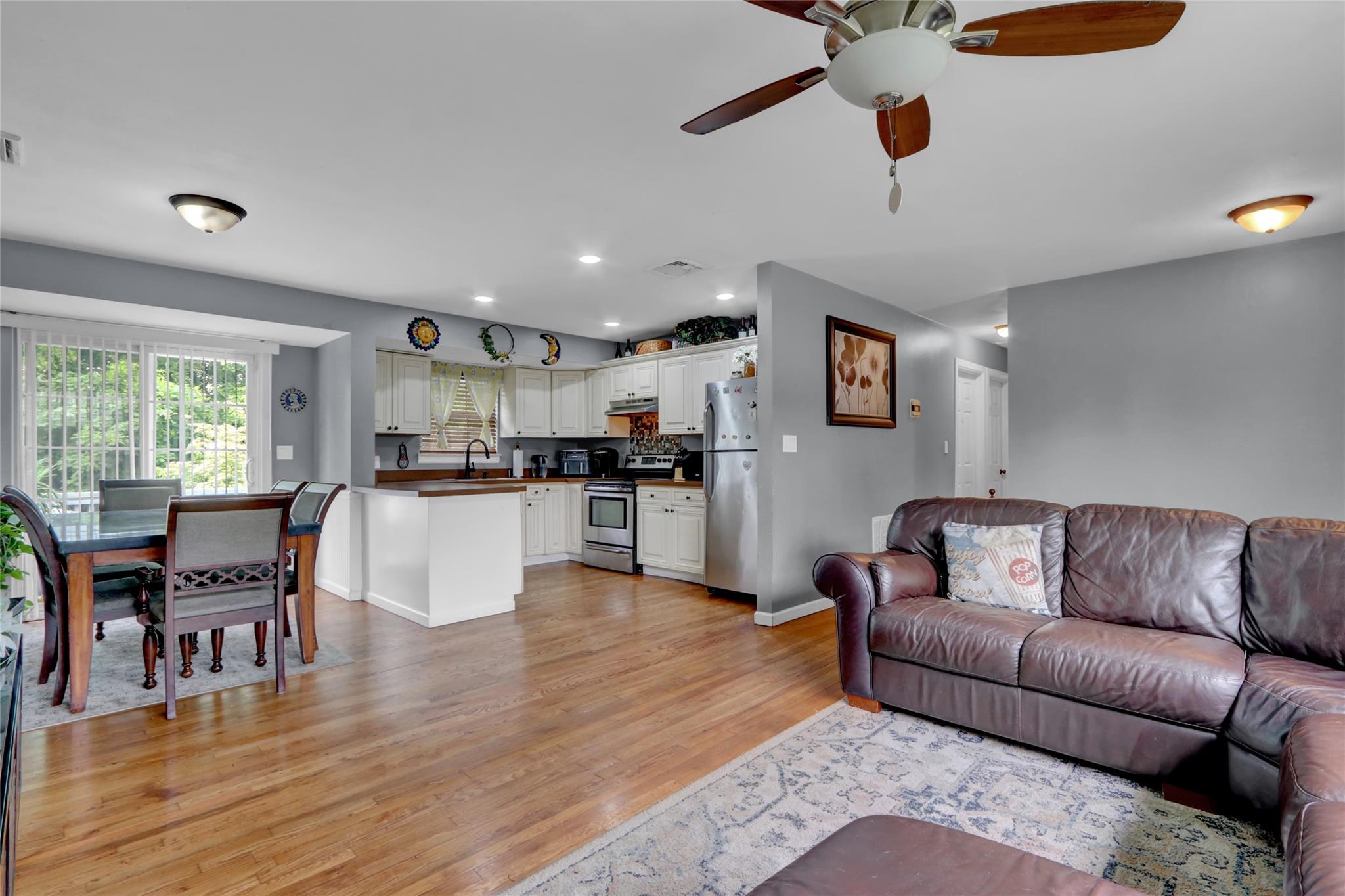 3103 New London Avenue, Medford, New York image 7