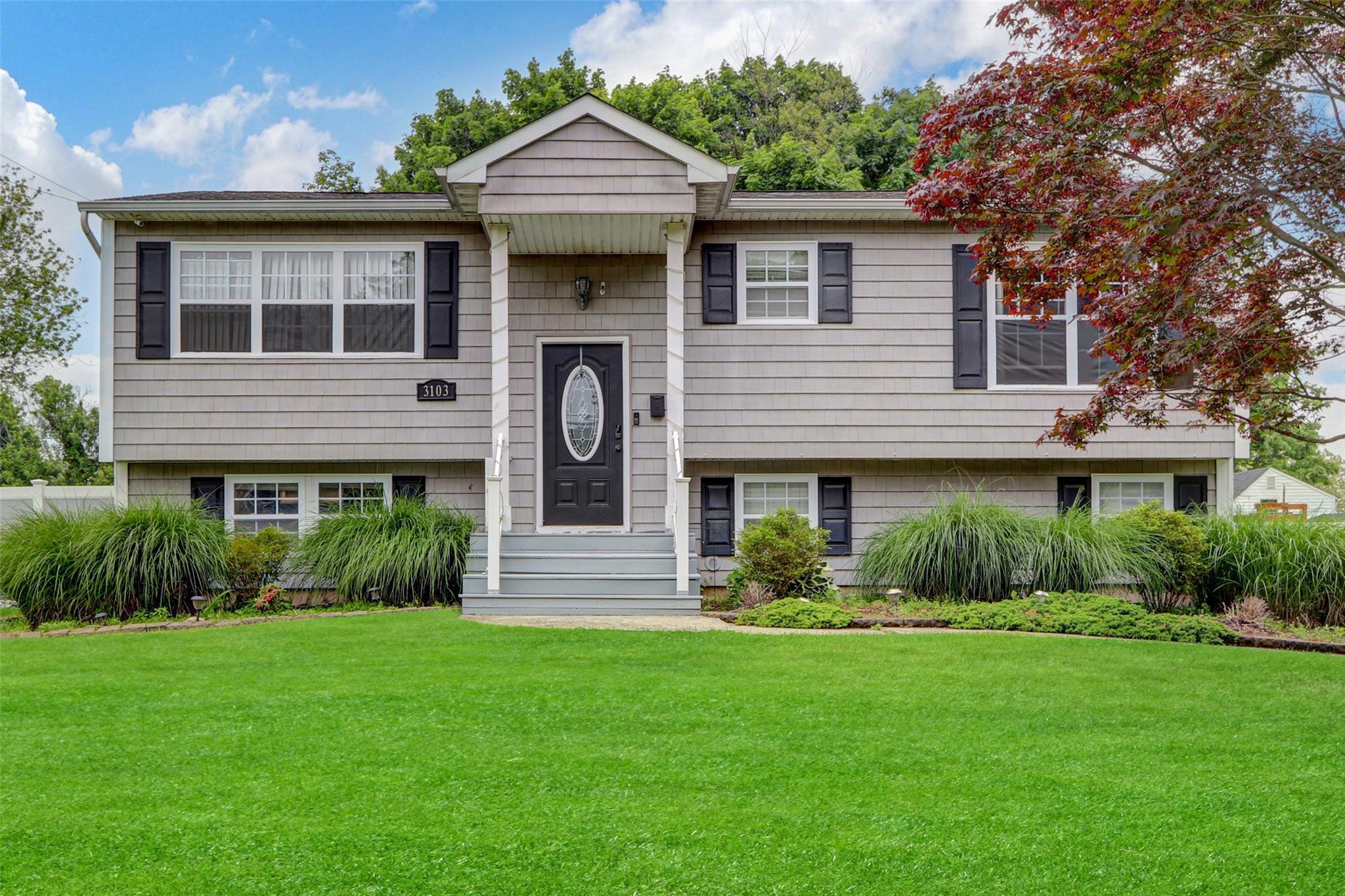 3103 New London Avenue, Medford, New York image 1