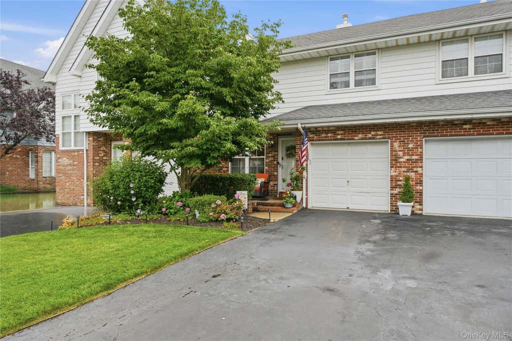 Photo of 21 Broadlawn Drive, Central Islip, NY 11722 (MLS # 1037168)