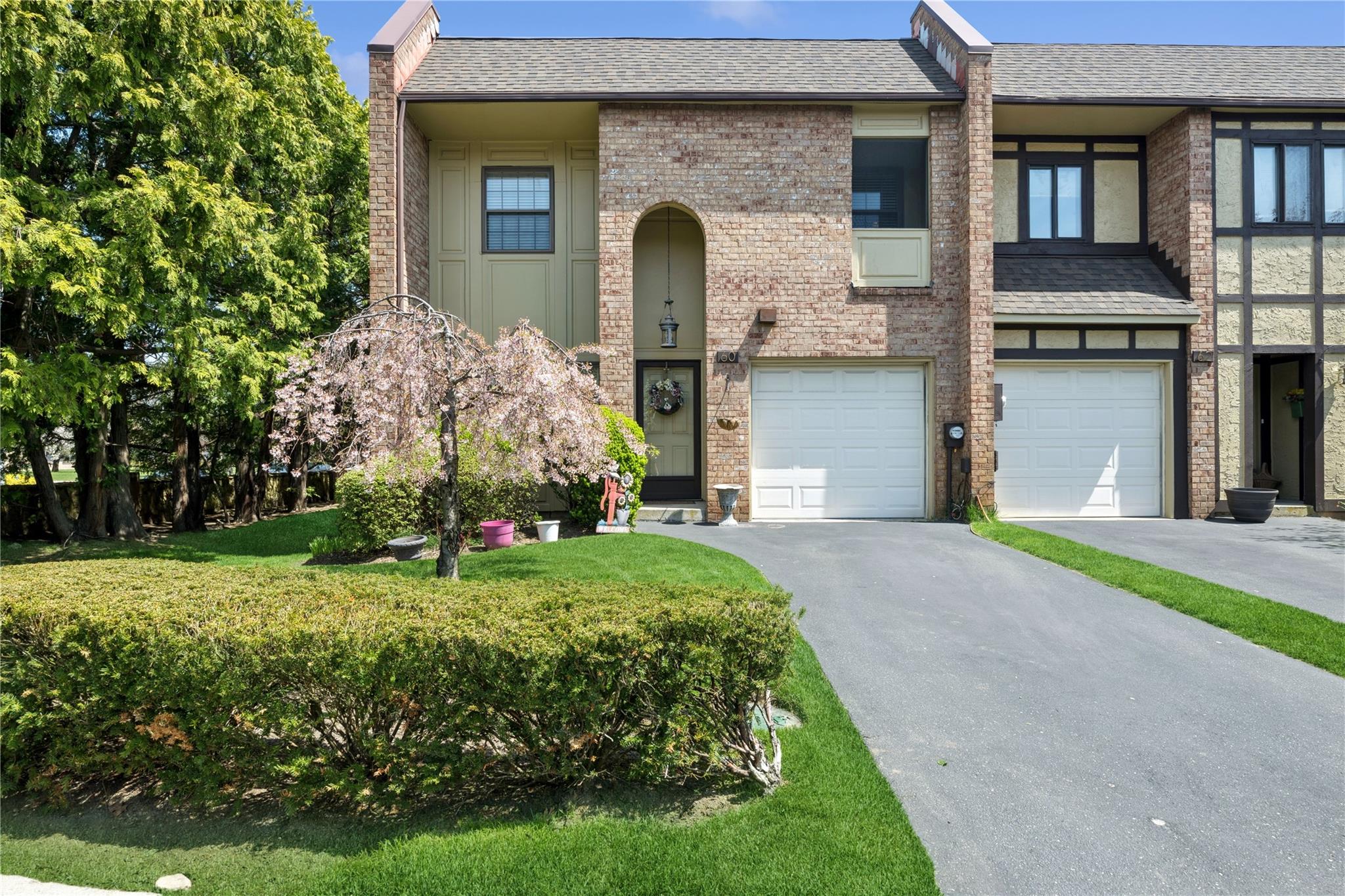 60 Southgate Circle, Massapequa Park, New York image 2