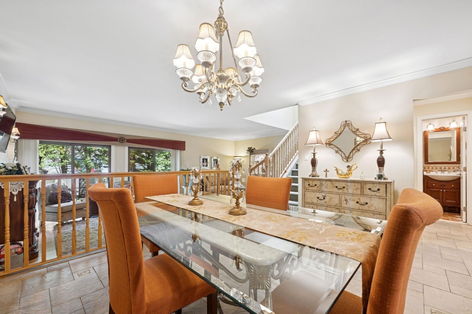 60 Southgate Circle, Massapequa Park, New York image 8
