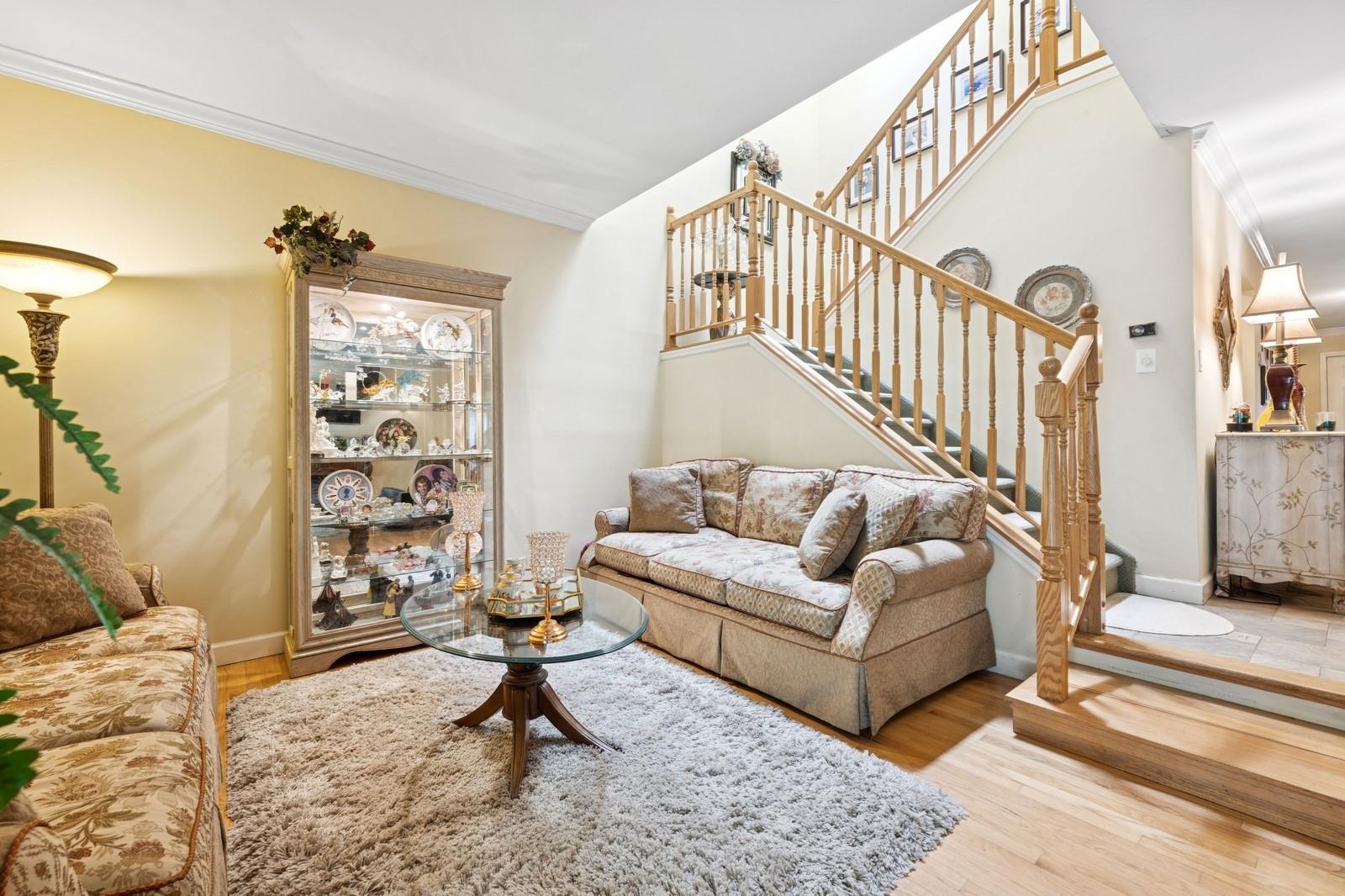 60 Southgate Circle, Massapequa Park, New York image 15