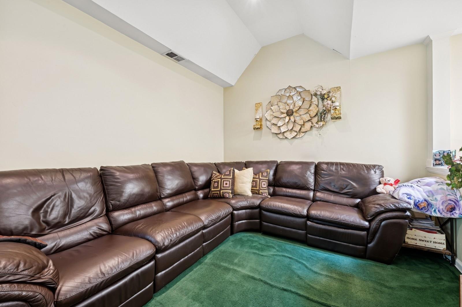 60 Southgate Circle, Massapequa Park, New York image 18