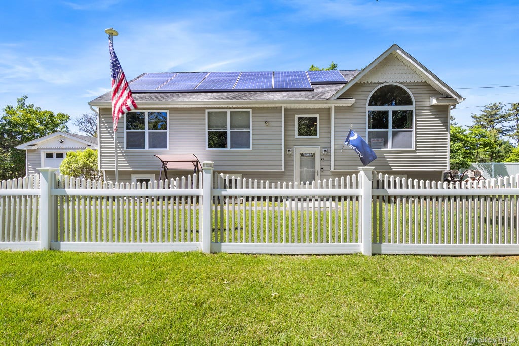 Photo of 49 Oakdale Avenue, East Patchogue, NY 11772 (MLS # 992469)