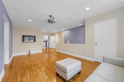 226-09 Union Turnpike Unit B, Bayside, NY 11364 - MLS#: 897347