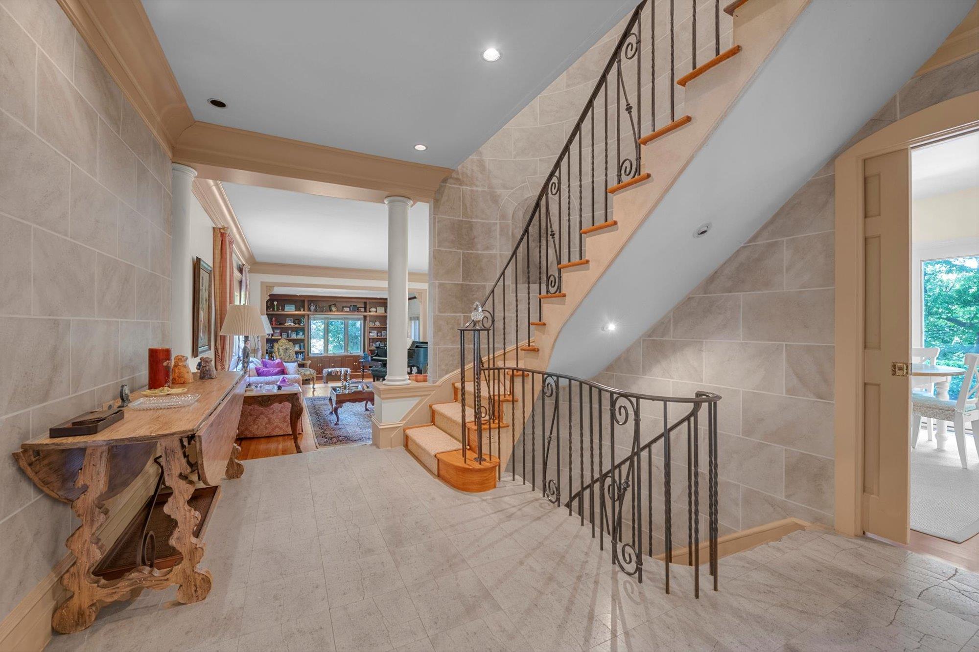 1 Wensley Drive, Great Neck, New York image 2