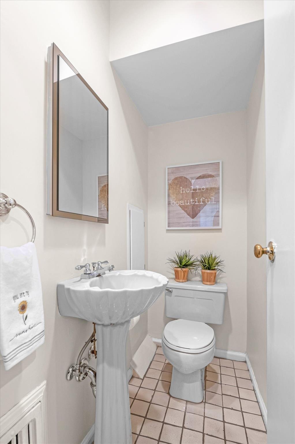 1 Wensley Drive, Great Neck, New York image 3