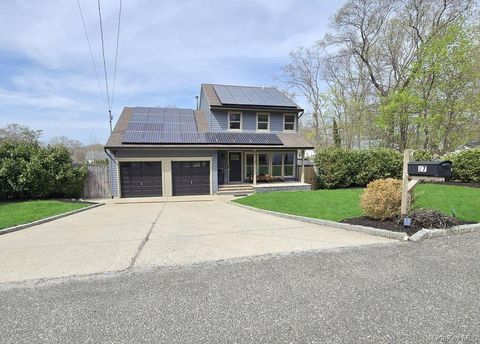 Homes For Sale - 27 Ridgewood Avenue<br/> Selden, NY 11784