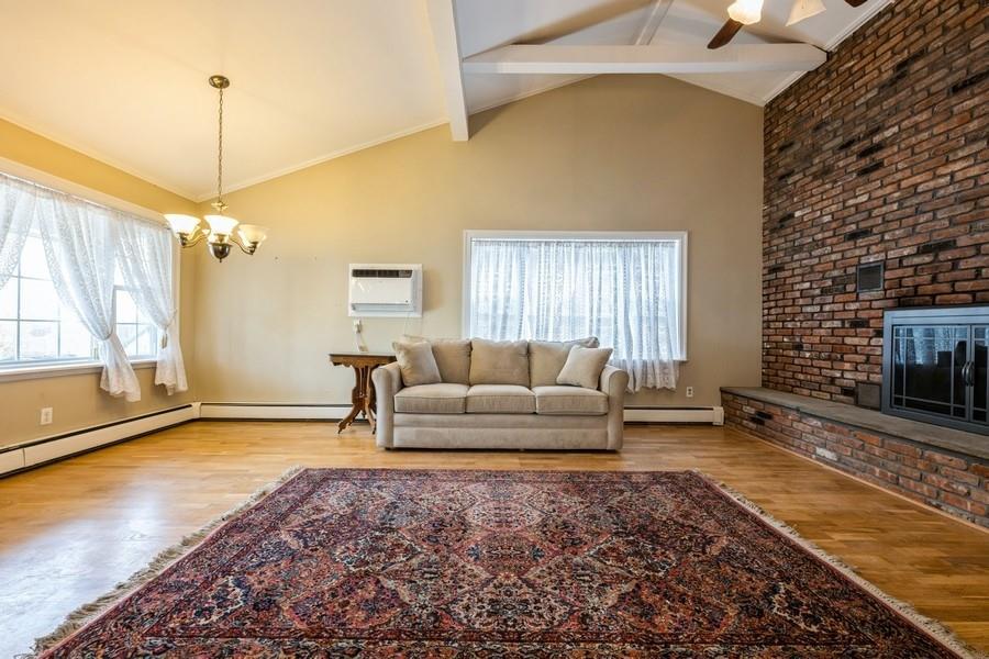 15 Long Lane, Levittown, New York image 5