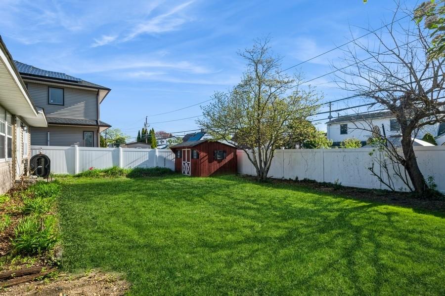 15 Long Lane, Levittown, New York image 22