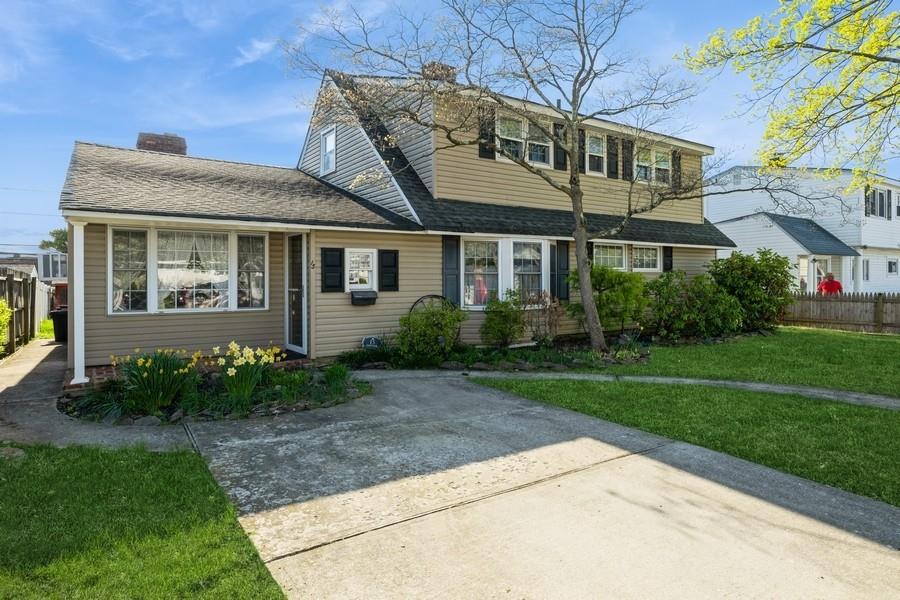 15 Long Lane, Levittown, New York image 3