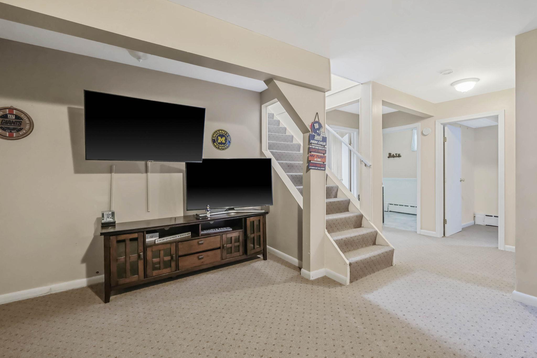 22 Hollis Drive, Sound Beach, New York image 19