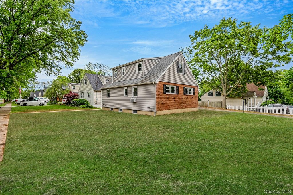 Photo of 24 Russell Street, Amityville, NY 11701 (MLS # 1003399)