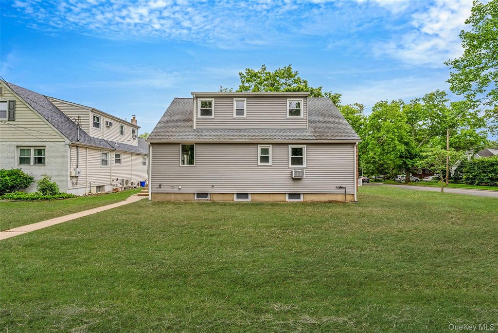 Photo of 24 Russell Street, Amityville, NY 11701 (MLS # 1003399)