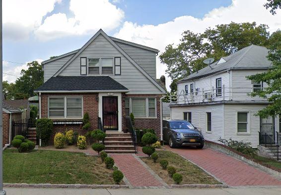 29 Avenue, Flushing, Queens, NY - 4 Bedrooms  
6.5 Bathrooms - 