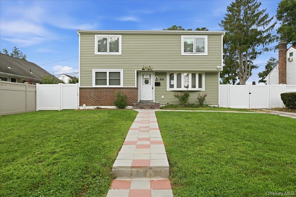 Photo of 828 Bruce Drive, Wantagh, NY 11793 (MLS # 1045276)