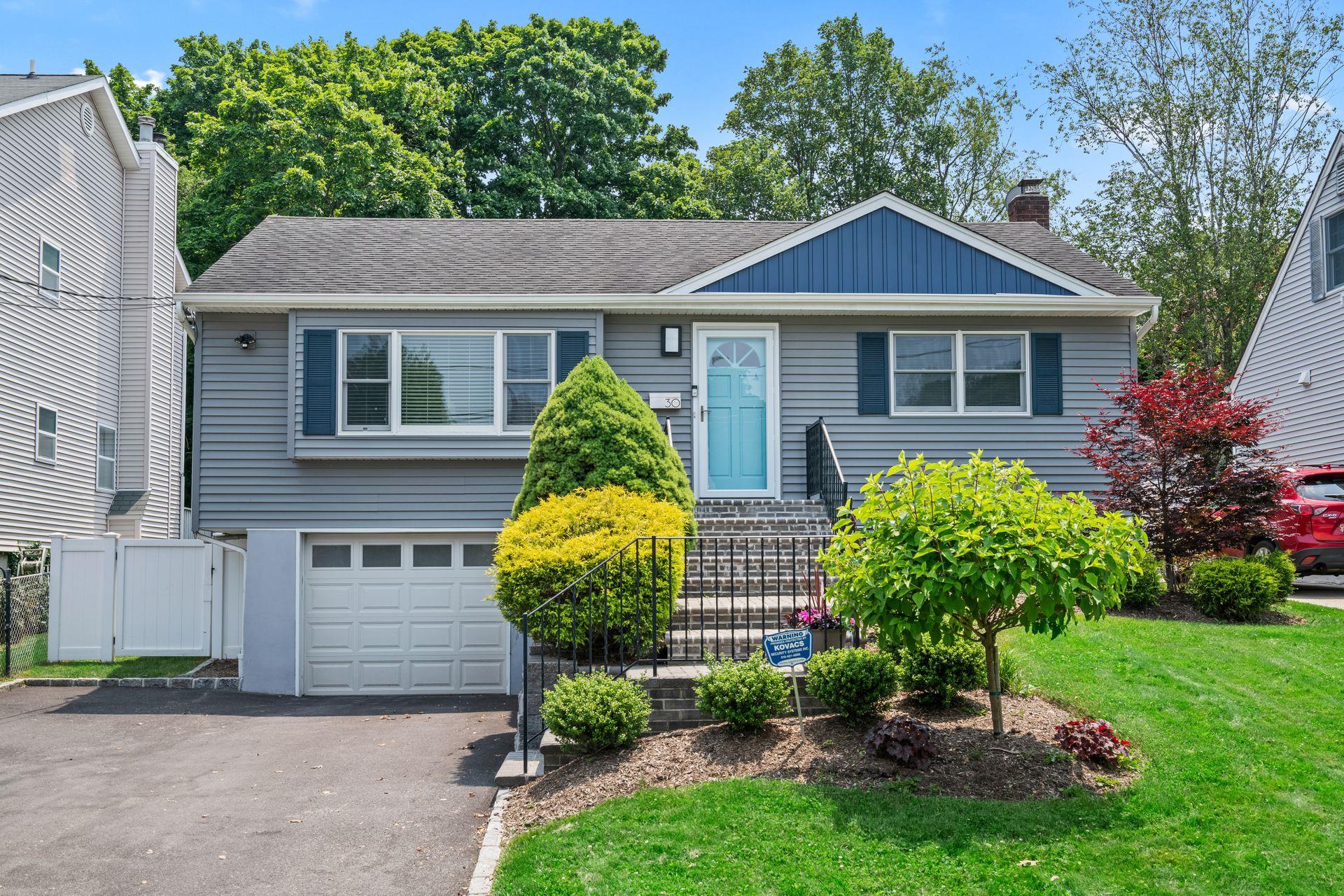 Chestnut Street, Huntington, Hamptons, NY - 3 Bedrooms  
3 Bathrooms - 