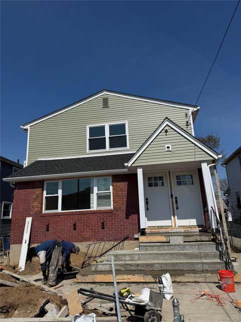 Apartment For Rent - 202-07 Linden Boulevard<br/> Saint Albans, NY 11412