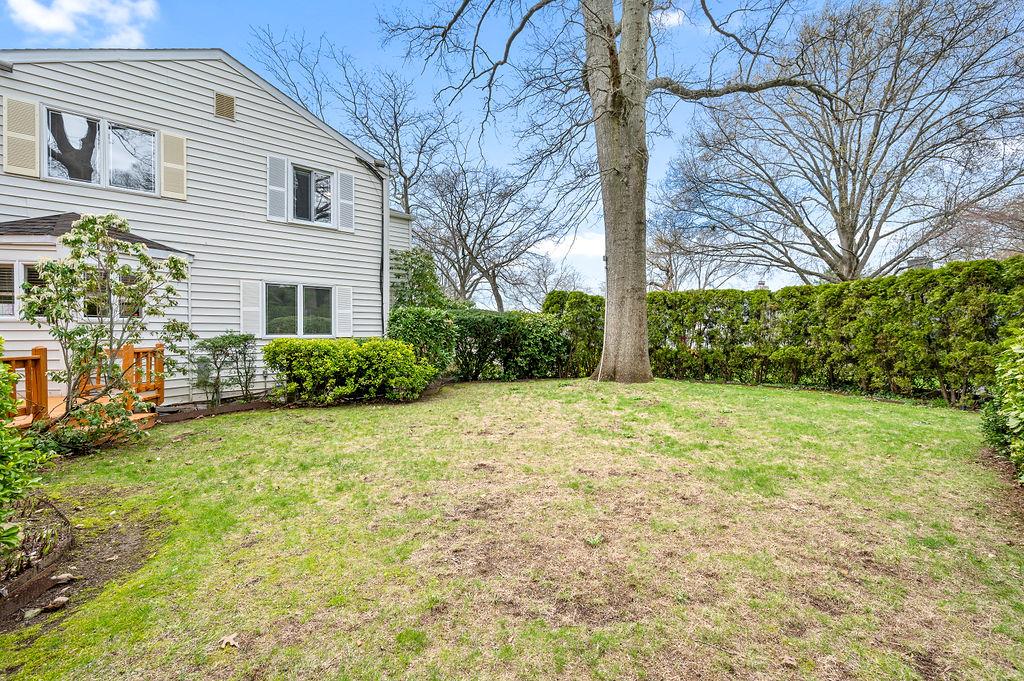 7 Robbins Lane Ln, Great Neck, New York image 36