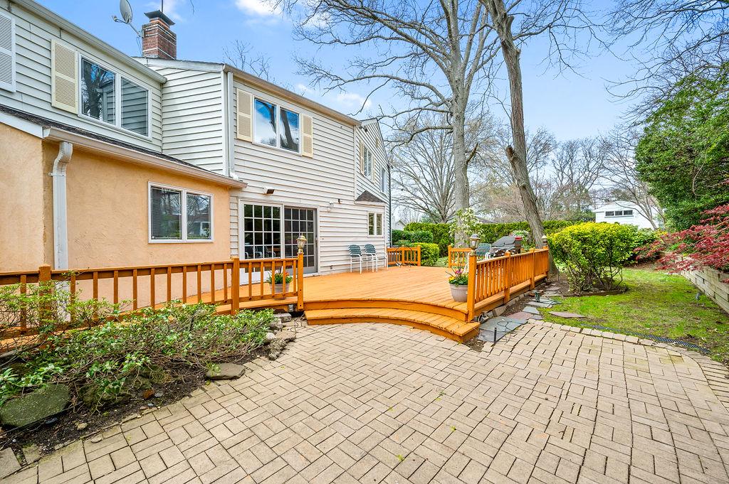7 Robbins Lane Ln, Great Neck, New York image 35