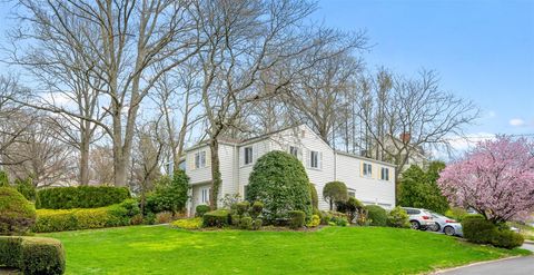 7 Robbins Lane Great Neck NY 11020