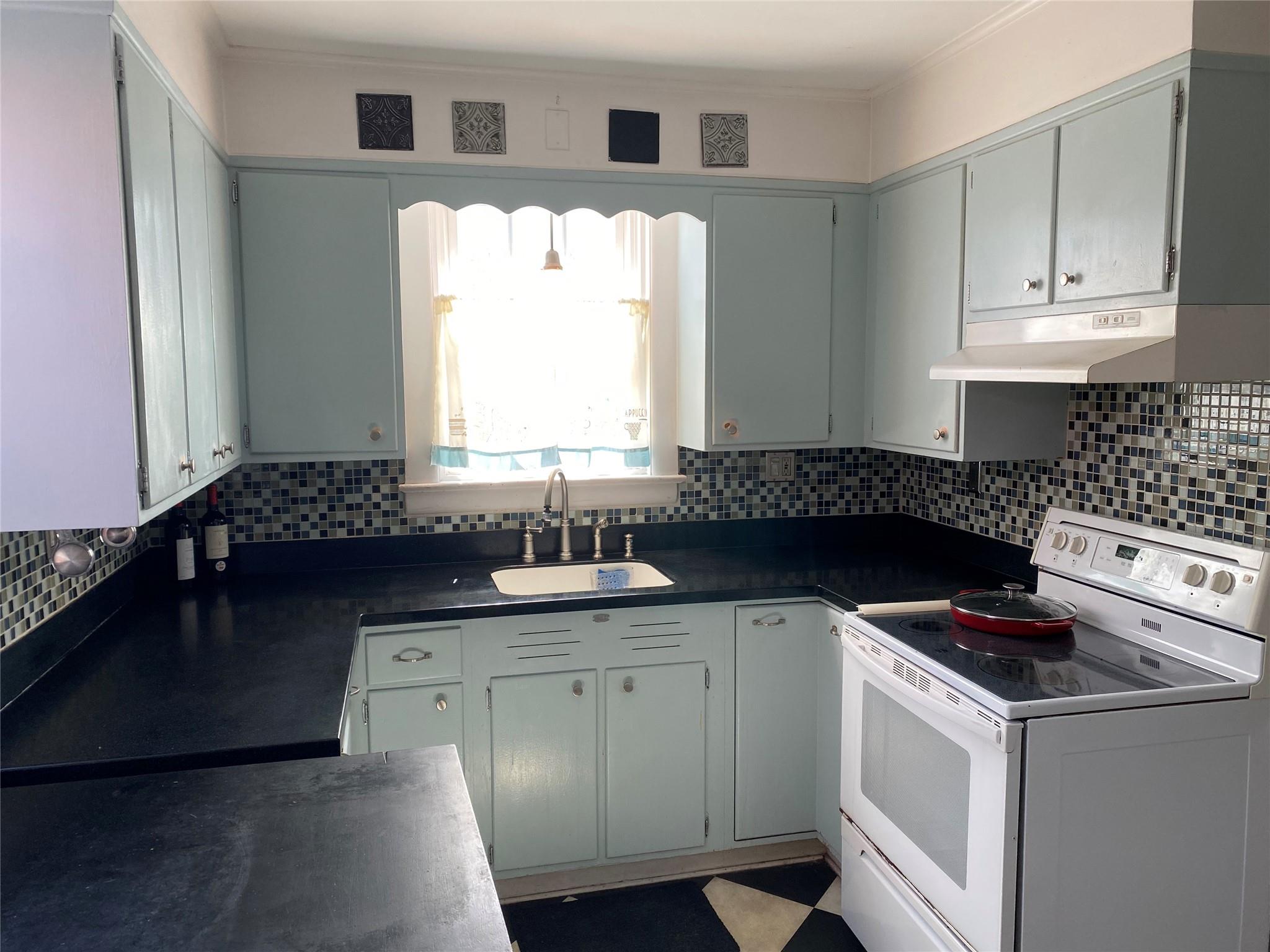 148 Hooker Avenue, Poughkeepsie, New York image 12
