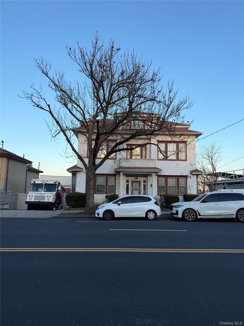 10661 Ditmars Boulevard East Elmhurst NY 11369