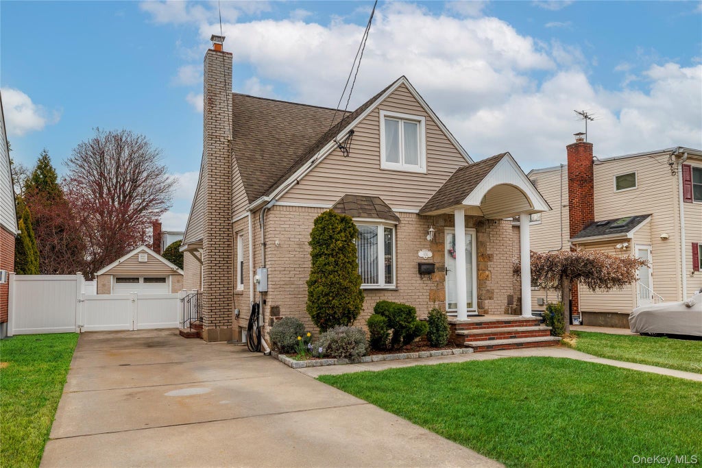 Photo of 934 Hancock Street, Franklin Square, NY 11010 (MLS # 1049644)