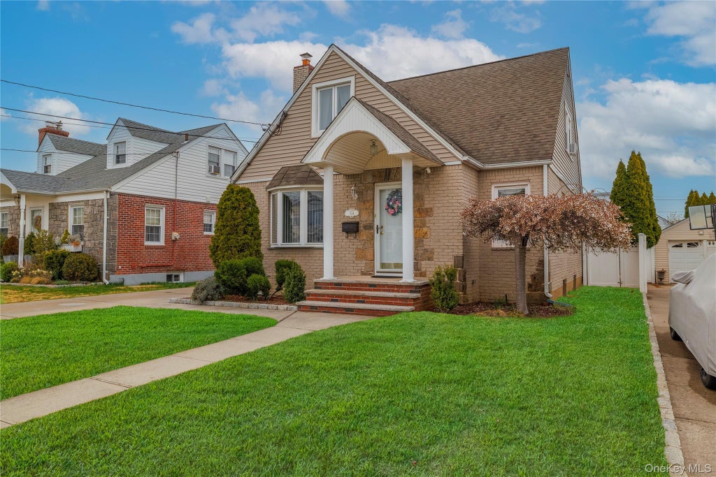 Photo of 934 Hancock Street, Franklin Square, NY 11010 (MLS # 1049644)