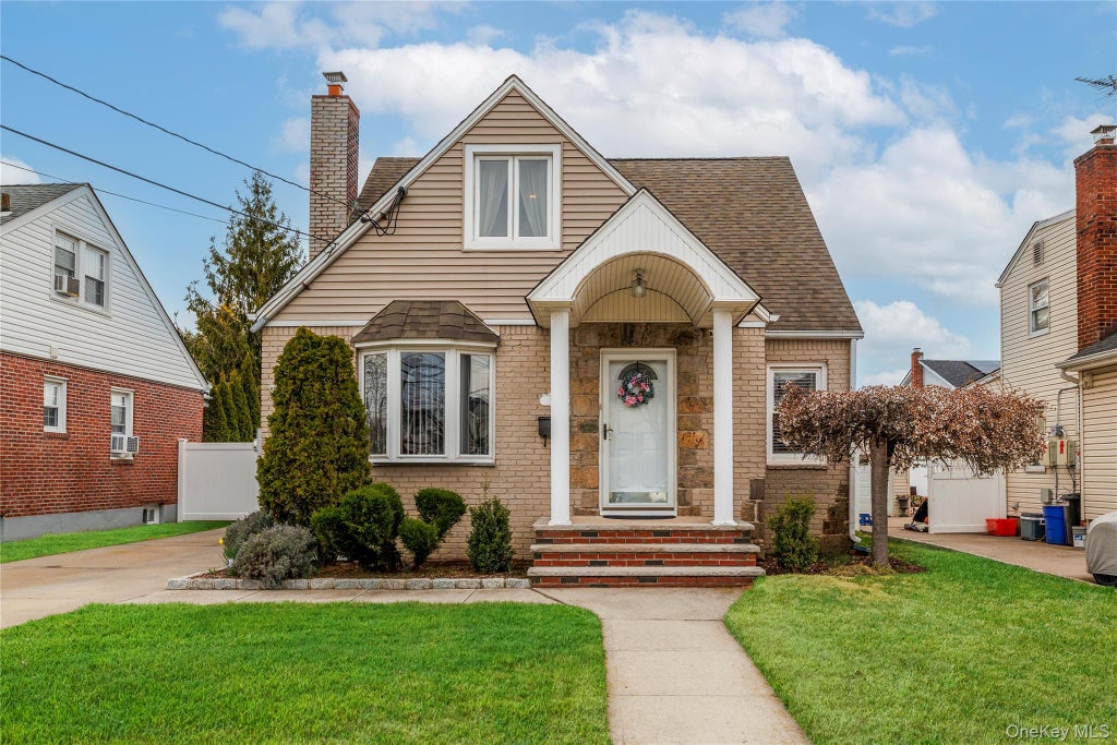 Photo of 934 Hancock Street, Franklin Square, NY 11010 (MLS # 1049644)