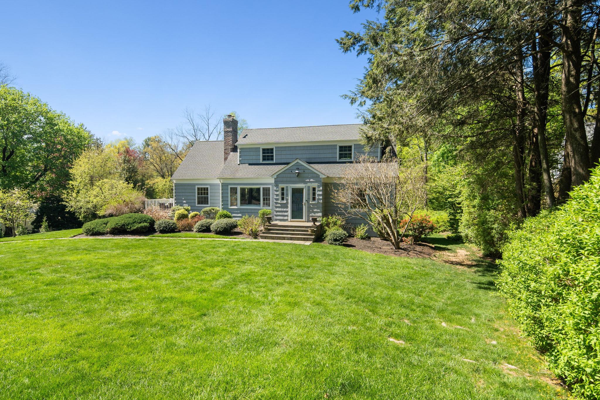 12 Pond Hill Road, Chappaqua, New York image 2