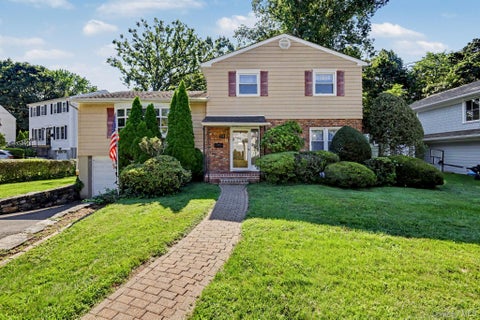 Homes For Sale - 132 Laurel Avenue<br/> Westchester County, Larchmont, NY 10538