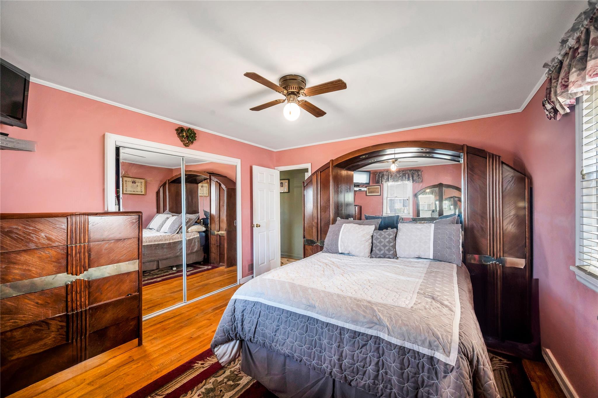 21 Linden Boulevard, Hicksville, New York image 8