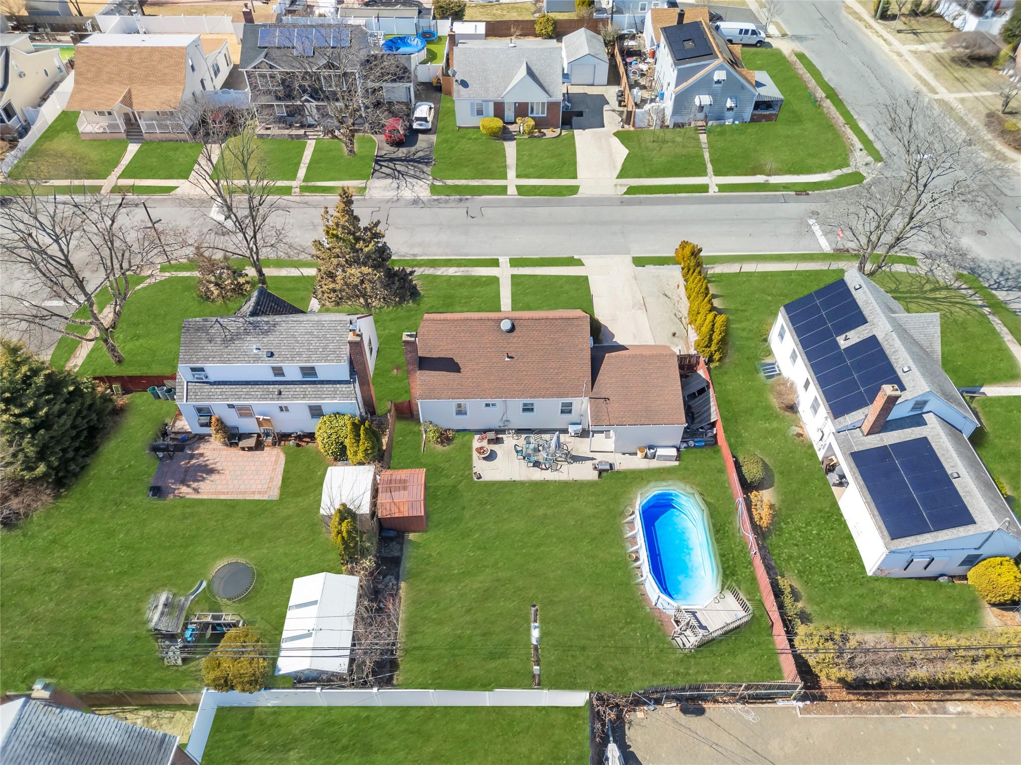 21 Linden Boulevard, Hicksville, New York image 2