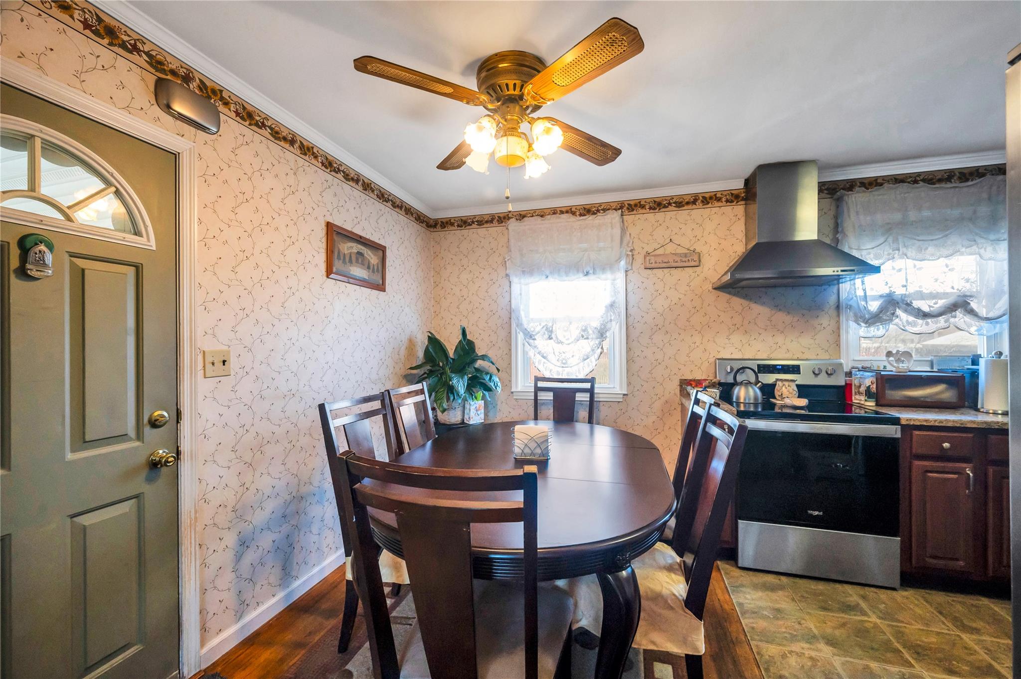 21 Linden Boulevard, Hicksville, New York image 6