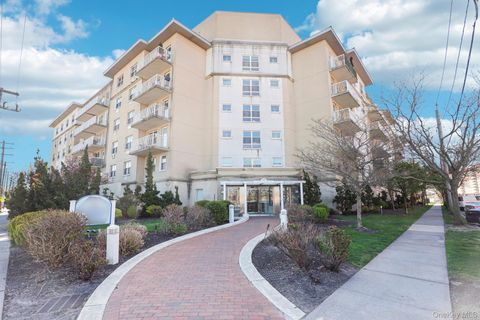 Photo of 260 Beach 81st Street #2D, Rockaway Beach, NY 11693 (MLS # 989494)