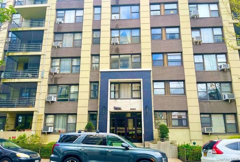 Photo of 98-34 63rd Drive #1G, Rego Park, NY 11374 (MLS # 930677)