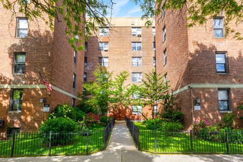 Homes For Sale - 65-35 108 Street #D5<br/> Forest Hills, NY 11375