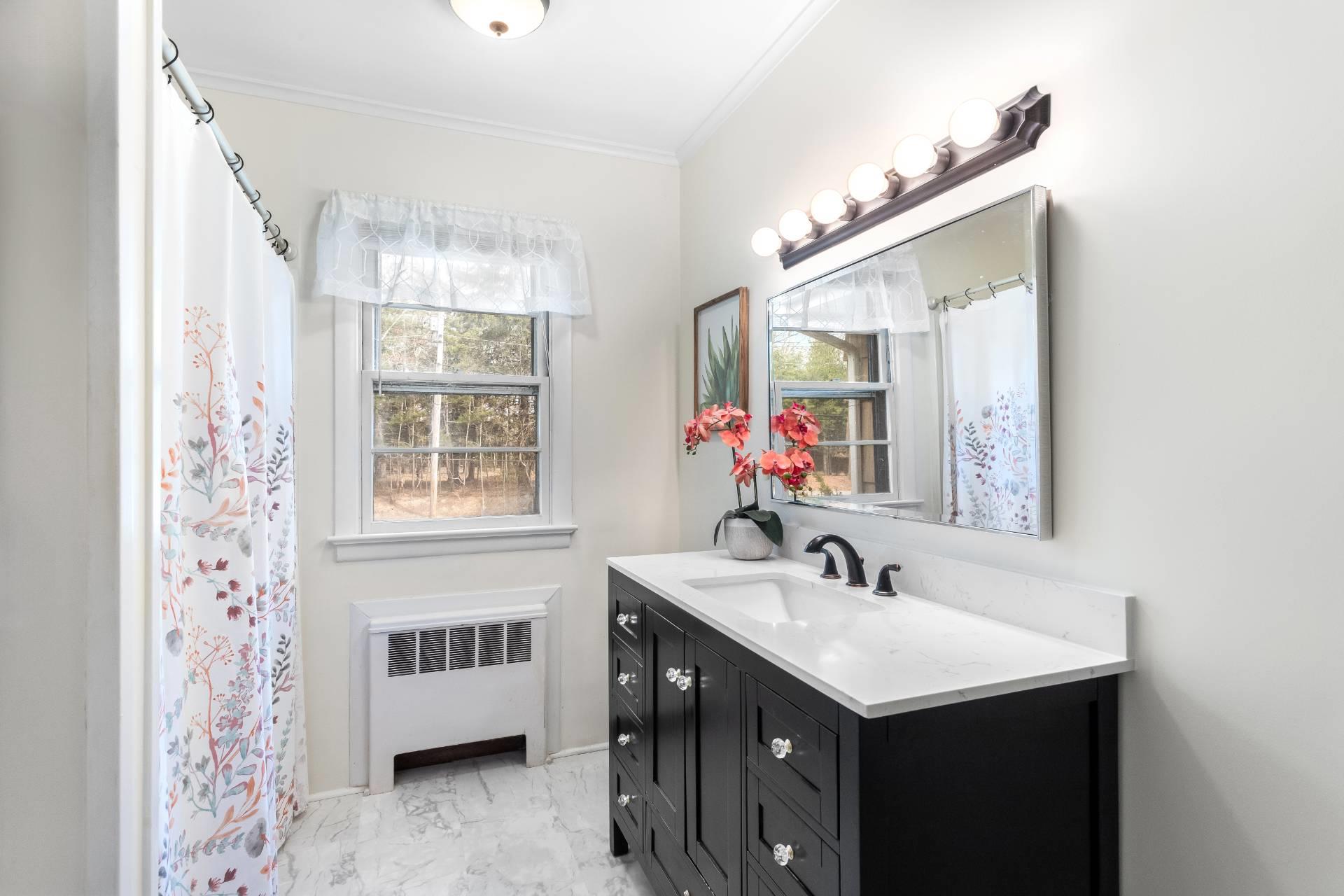 570 N North Bayview Road, Southold, New York image 11