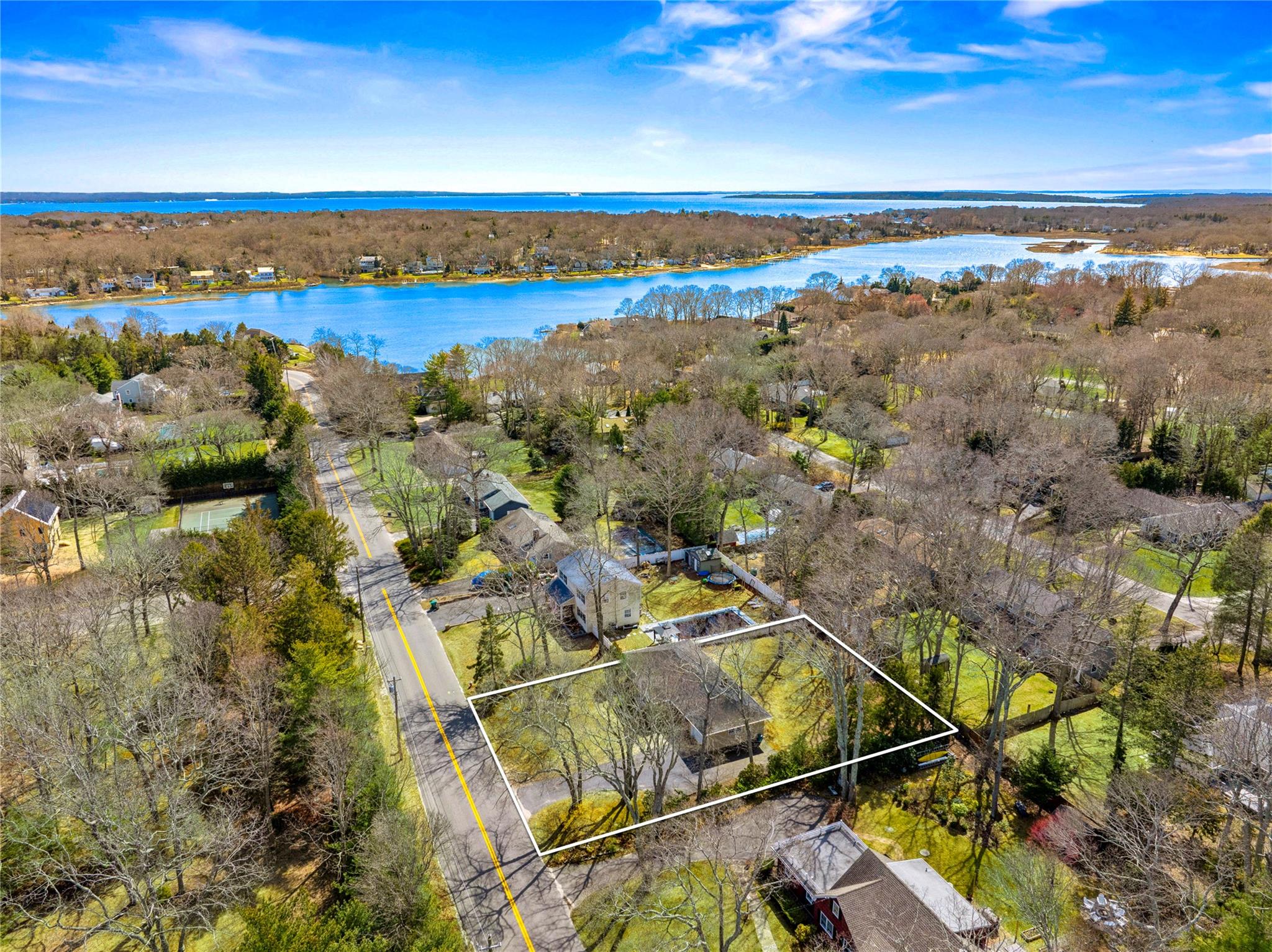 570 N North Bayview Road, Southold, New York image 4