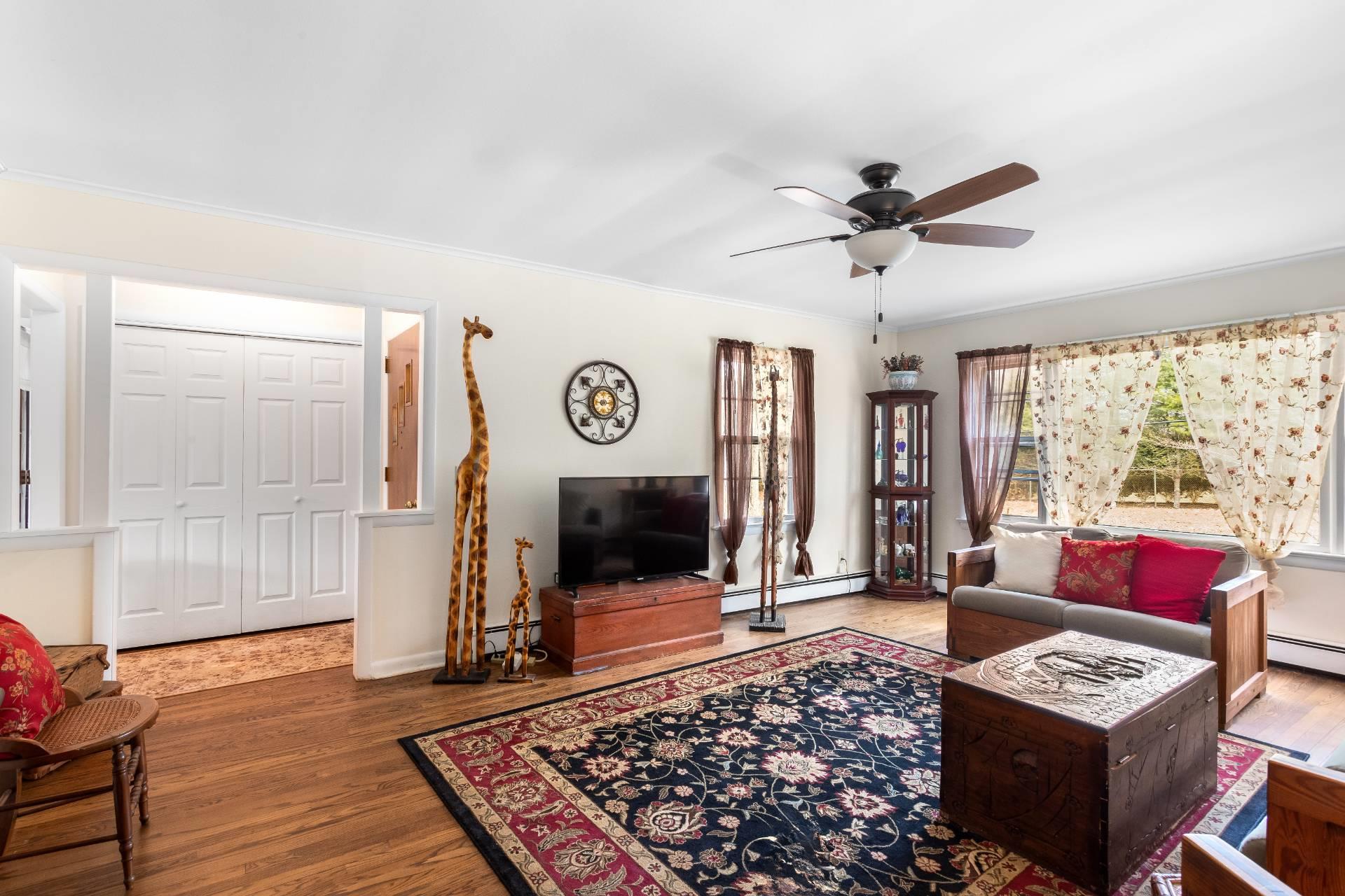 570 N North Bayview Road, Southold, New York image 5