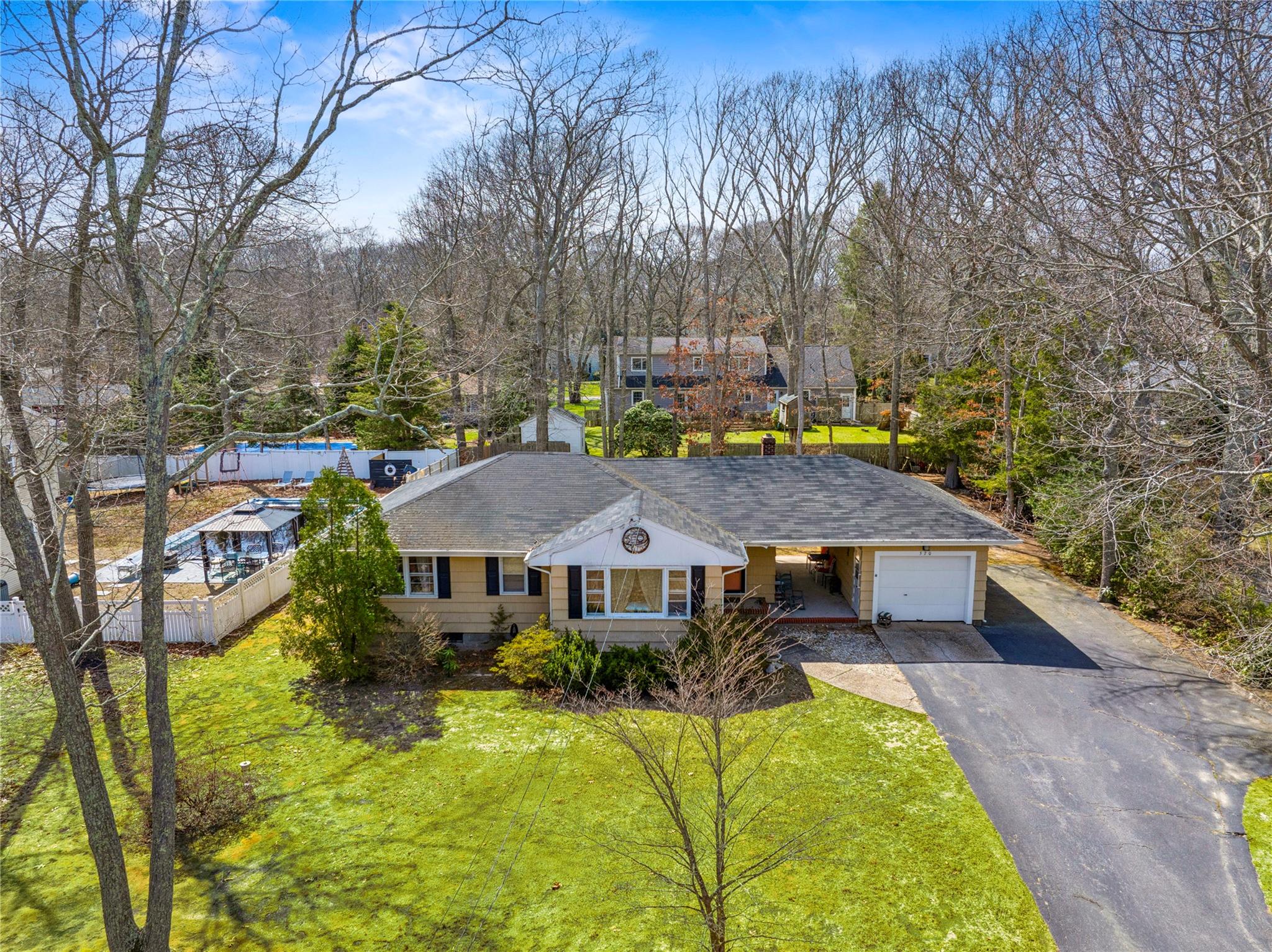 570 N North Bayview Road, Southold, New York image 3