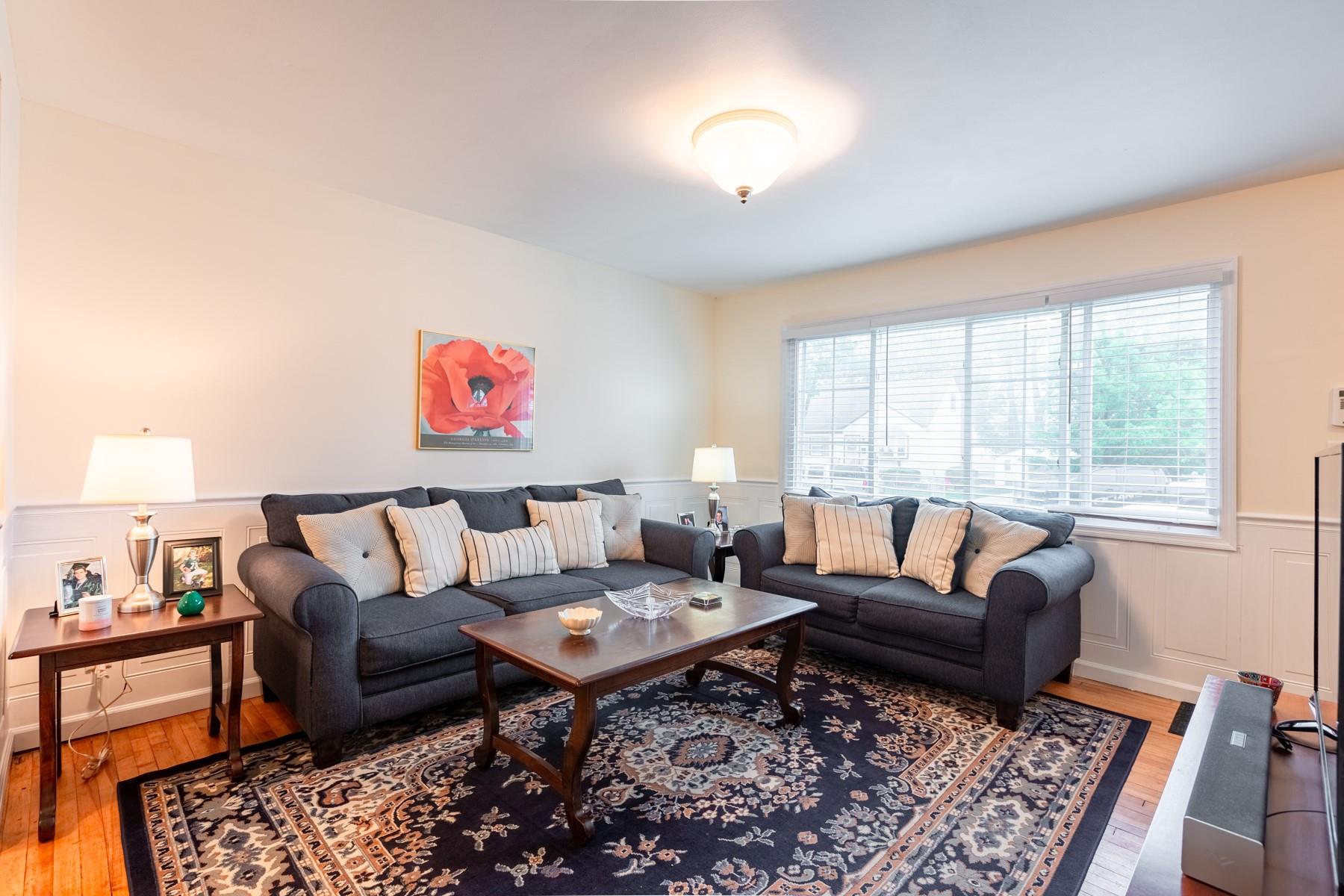 257 South 11th Street Street, Lindenhurst, New York image 3