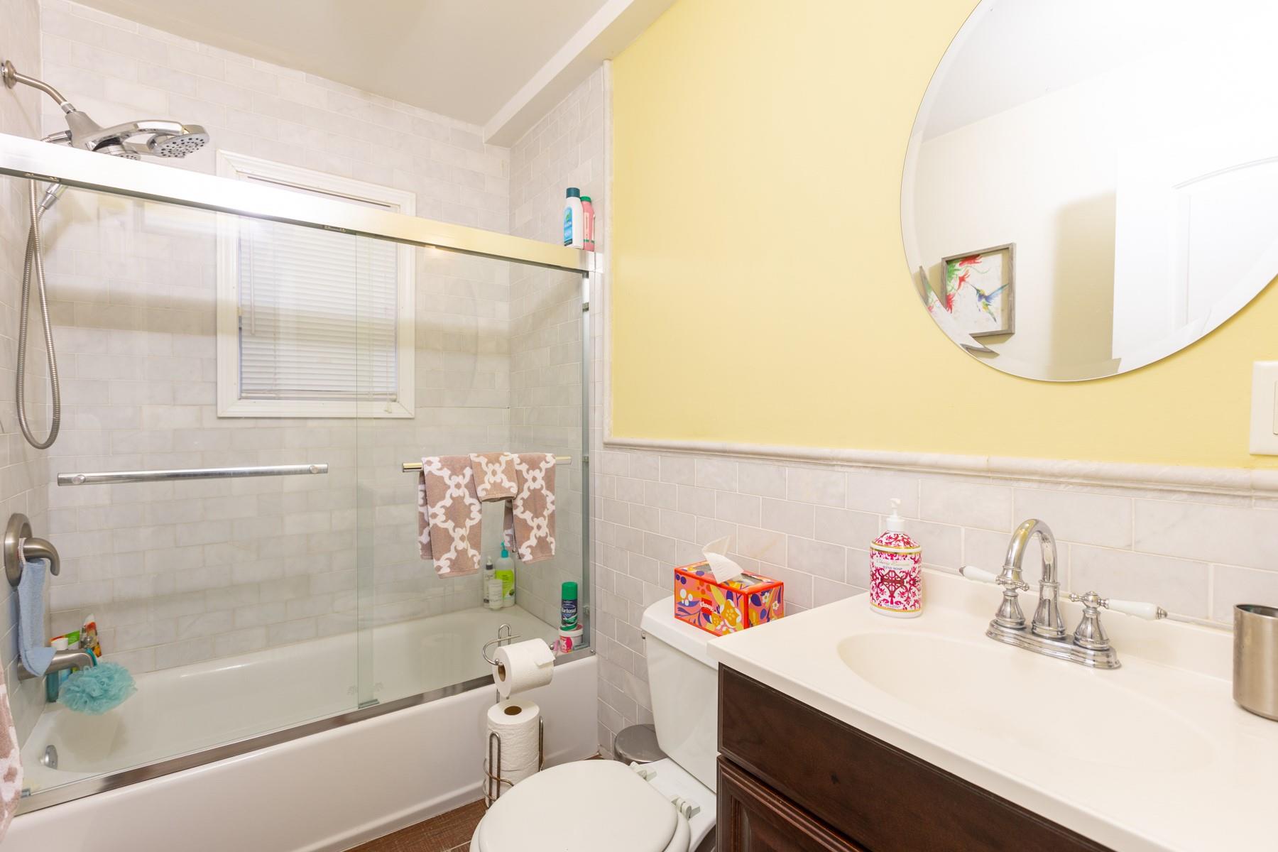 257 South 11th Street Street, Lindenhurst, New York image 16