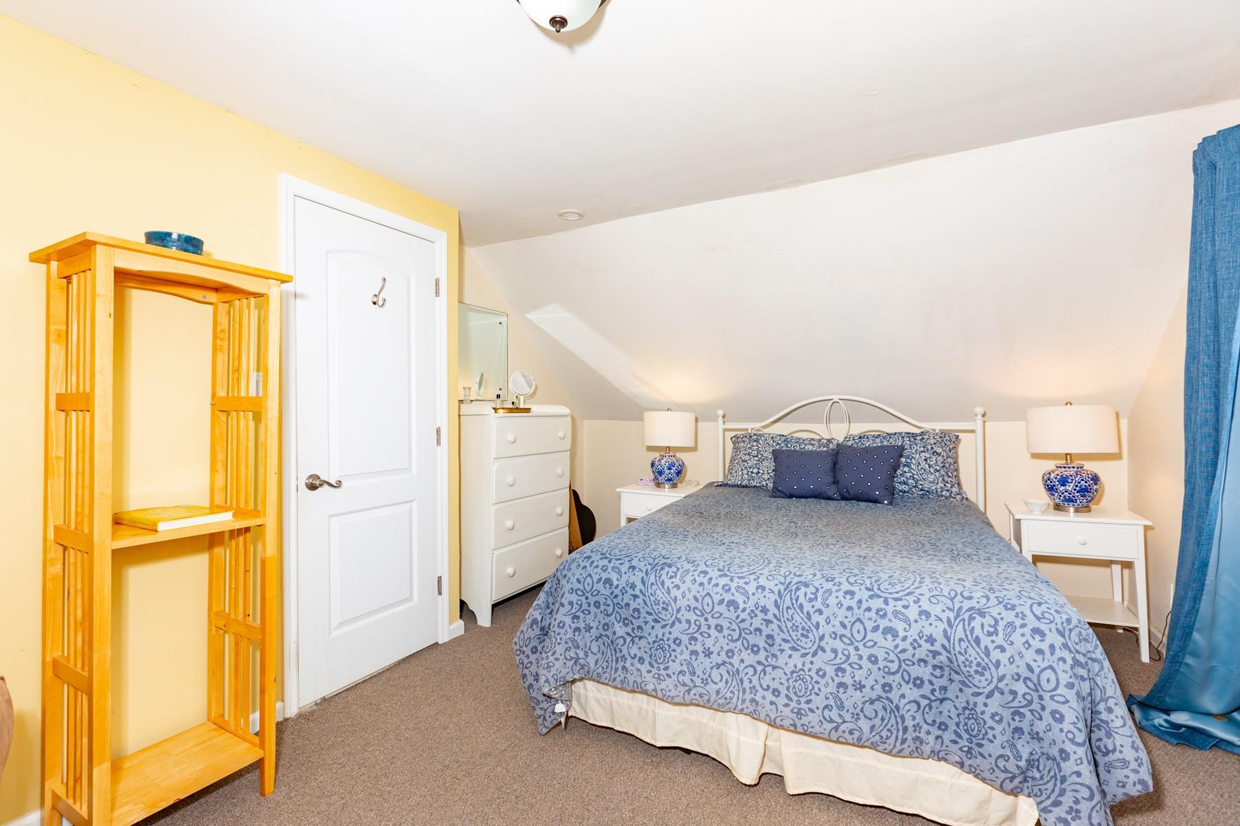 257 South 11th Street Street, Lindenhurst, New York image 9