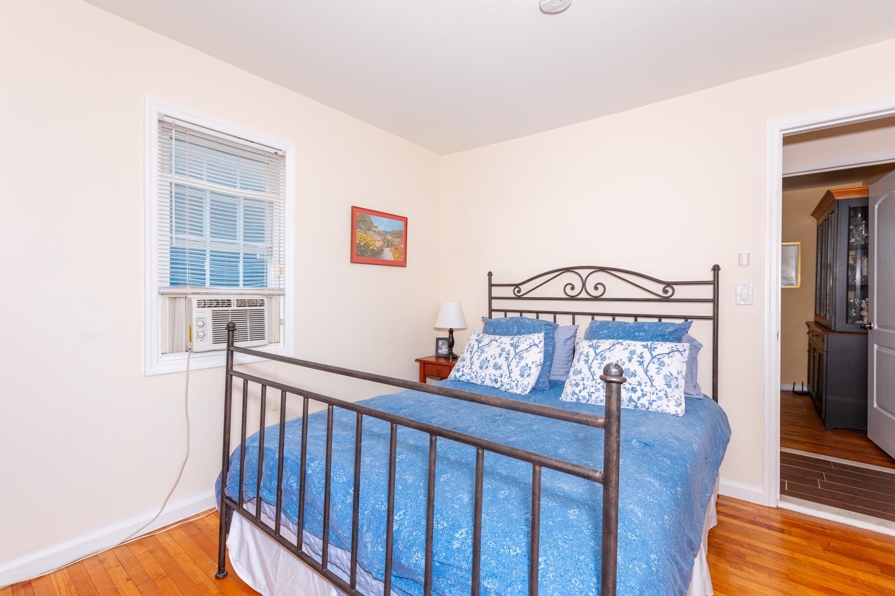 257 South 11th Street Street, Lindenhurst, New York image 13