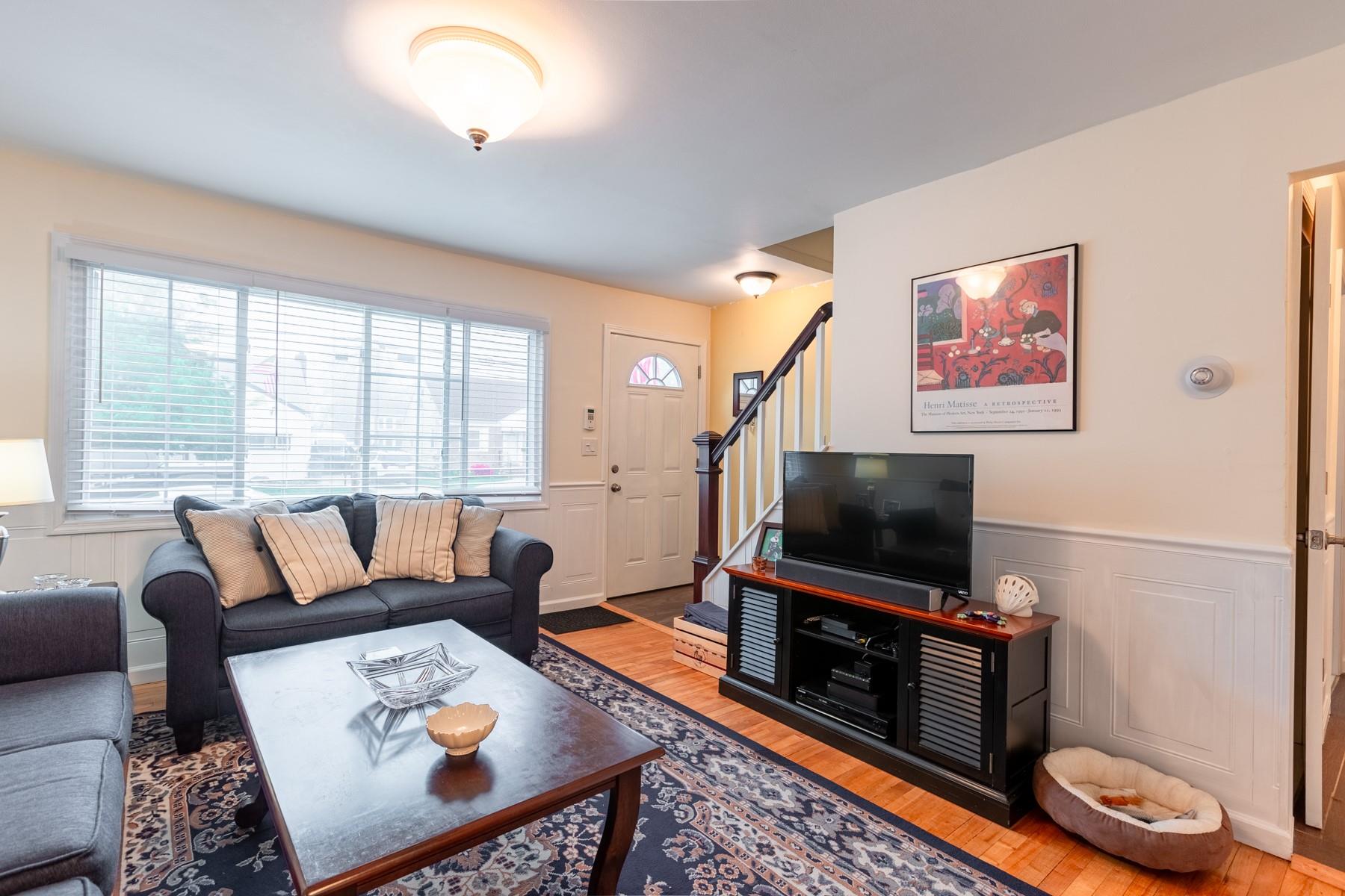 257 South 11th Street Street, Lindenhurst, New York image 4